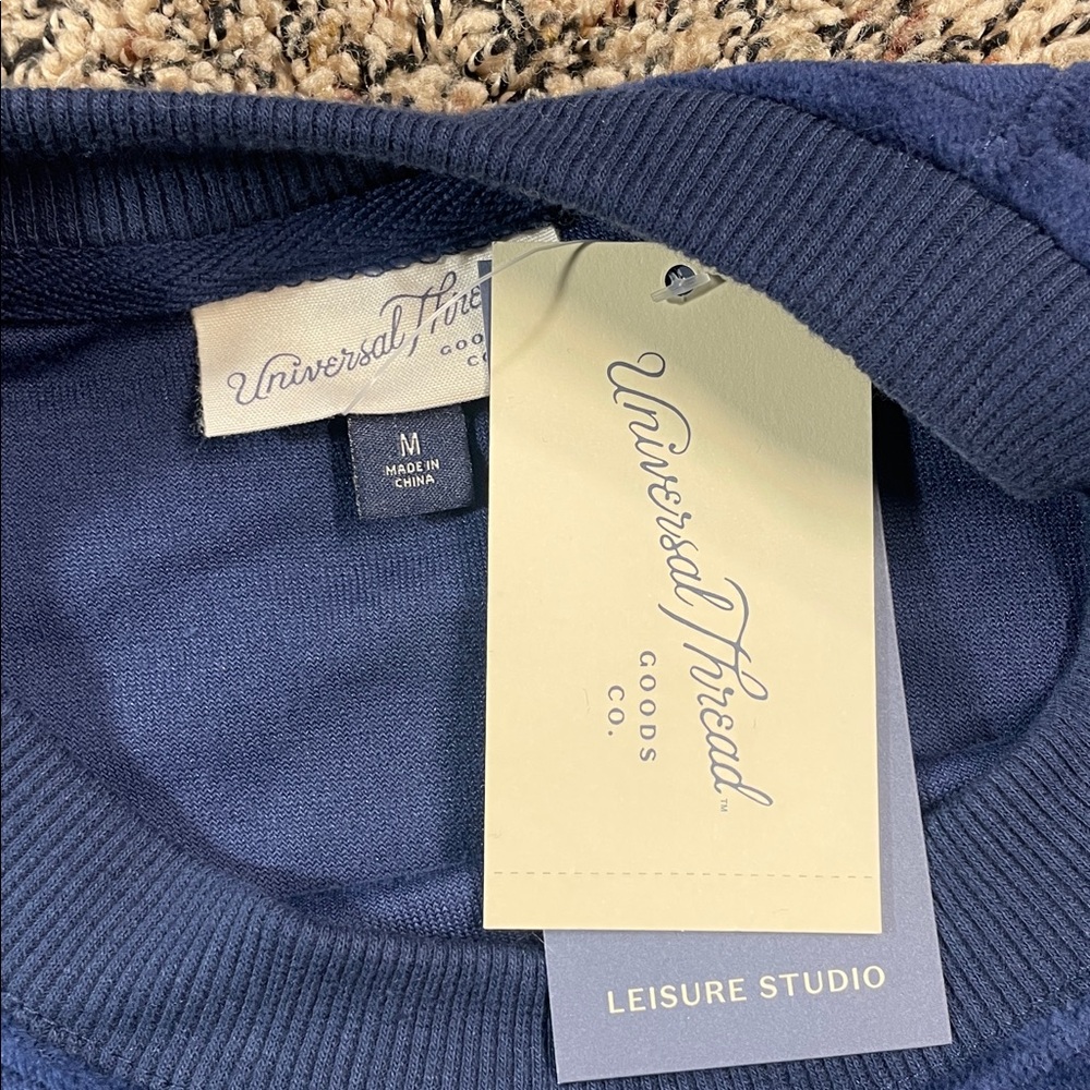 🆕 Universal Thread Leisure Studio Velour Pullover Navy Blue Sweatshirt M | NWT - Picture 3 of 5
